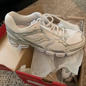 New in Box Saucony Grid Propel Plus 2 size 9